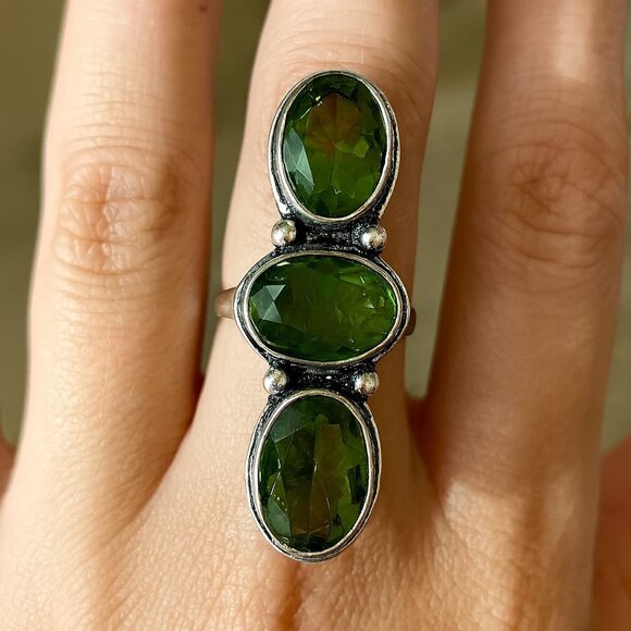 Genuine 3-Stone Peridot 925 Silver Ring - Size 7 - Picture 2 of 6